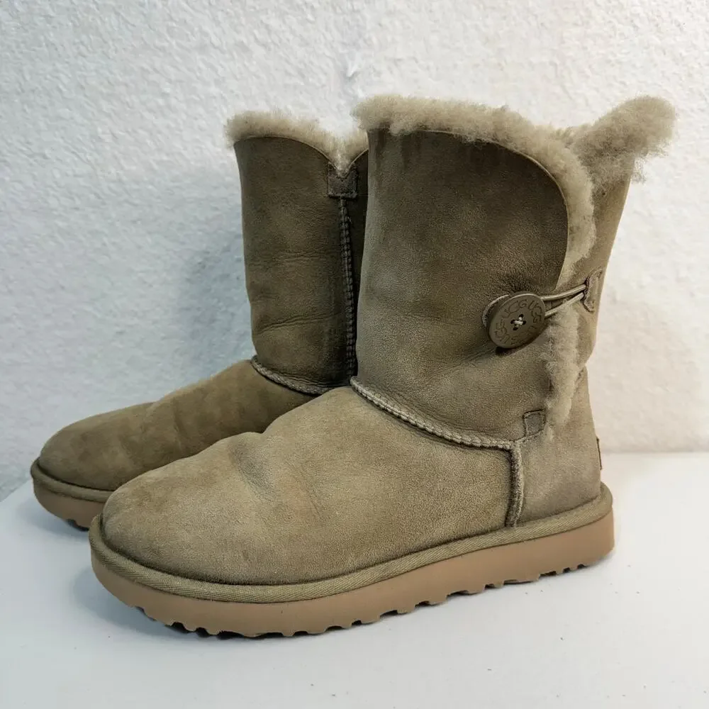 UGG Australia Women’s Bailey Button II Boots Suede Leather In Antilope Size 9